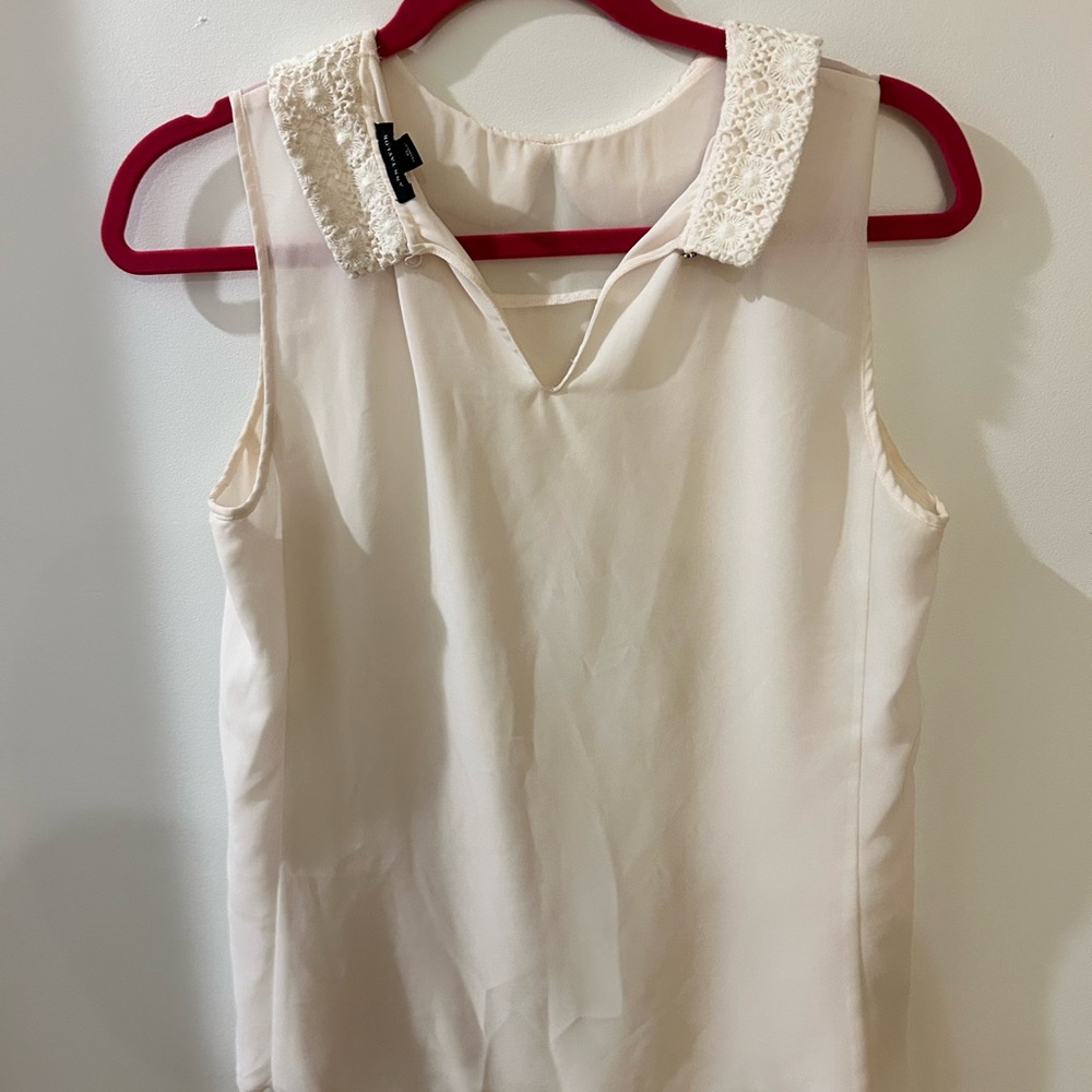 Ann Taylor dressy shell. Off white- S
